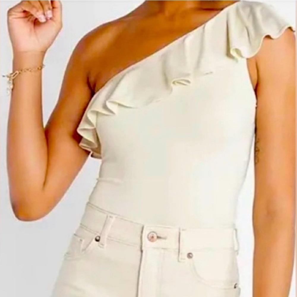 Express Cream One-Shoulder Top